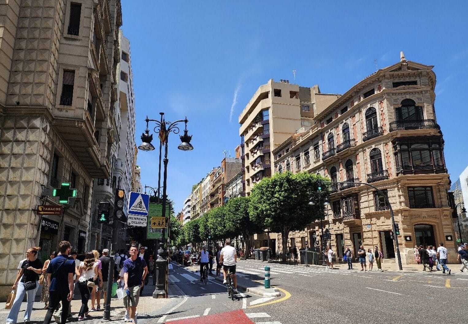 Calle Colón Valencia shopping street with stores and pedestrians