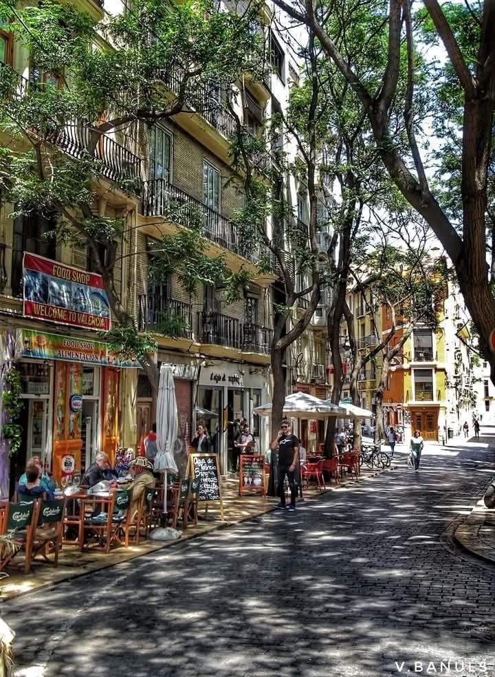 El Carmen district Valencia with murals, historic buildings, and tapas bars