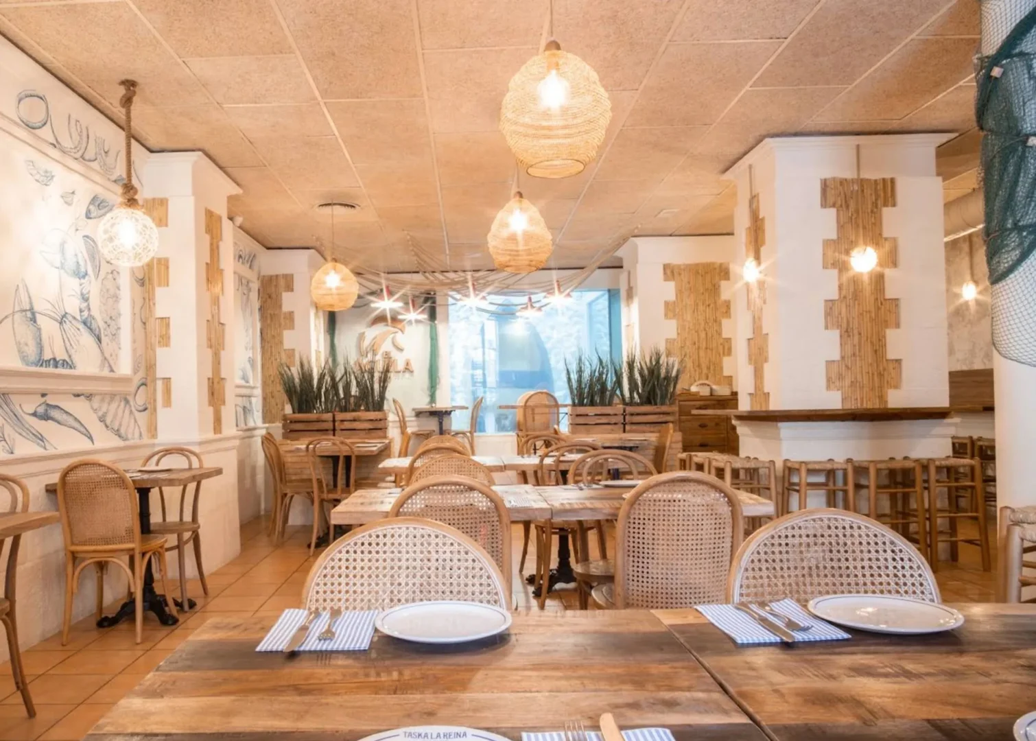 Taska la Reina Cabanyal Valencia Arroces Tapas Pescados_11zon